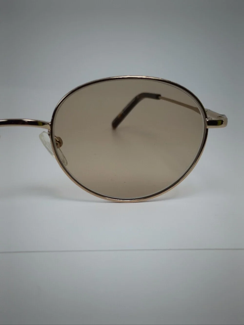 Film. Classic Round Women's Gold Eyewear.